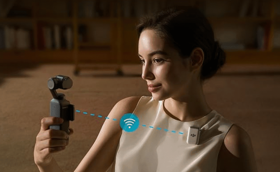 DJI Osmo Pocket 3 Creator Combo Vlog Camera
